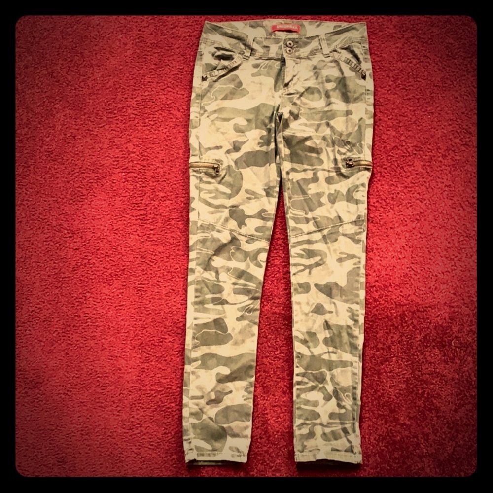 Army green camo pants